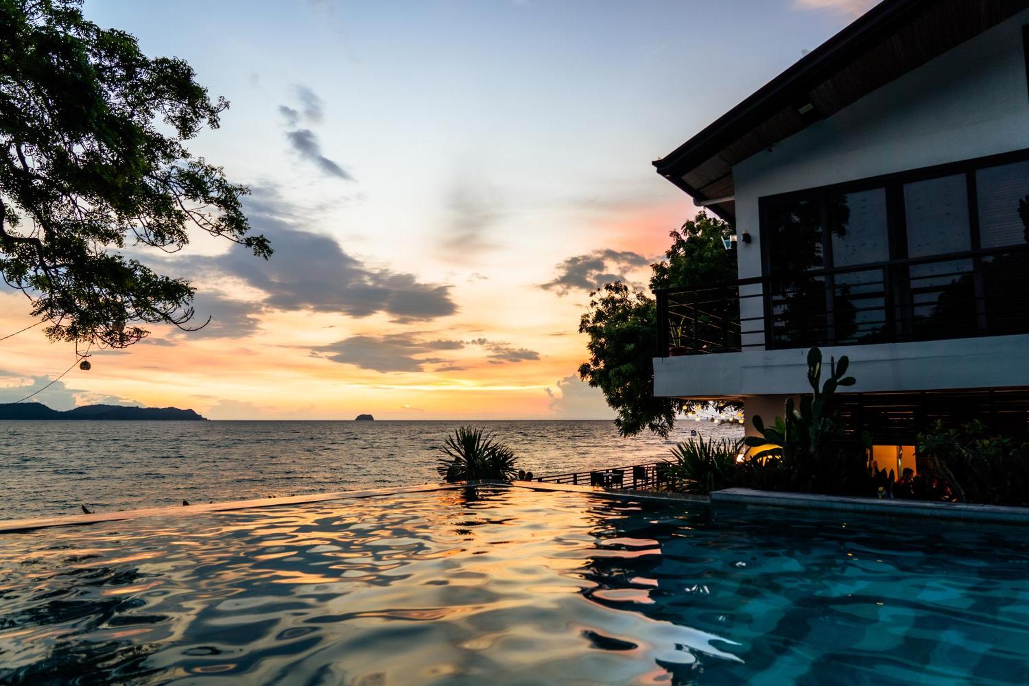 Altamare Dive And Leisure Resort Anilao Mabini  Esterno foto